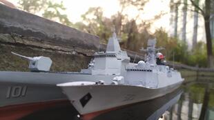 200 055型導(dǎo)彈驅(qū)逐艦下水耐久穩(wěn)定性測(cè)試與水冷排水系統(tǒng)分析