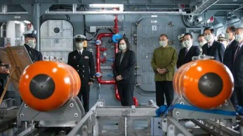 臺(tái)軍新艦下水蔡英文吹噓，美媒揭穿戰(zhàn)斗力短板