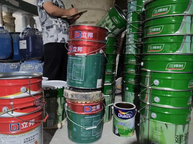 重慶破獲特大假冒涂料案，立邦、多樂士、三棵樹等知名品牌遭侵權